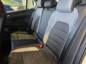 Volkswagen Golf GTI - Image 8