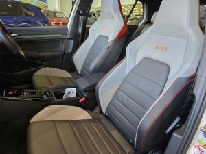 Volkswagen Golf GTI - Image 9