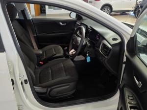 Kia Rio hatch 1.4 LS - Image 11