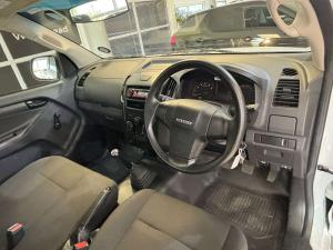 Isuzu D-Max Gen 6 250c single cab Fleetside - Image 12