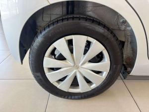 Toyota Aygo 1.0 - Image 5