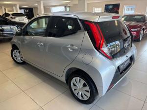 Toyota Aygo 1.0 - Image 9
