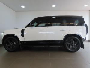 Land Rover Defender 110 D300 X-Dynamic HSE - Image 5