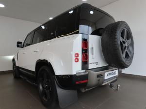 Land Rover Defender 110 D300 X-Dynamic HSE - Image 6