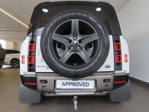 Land Rover Defender 110 D300 X-Dynamic HSE - Image 7