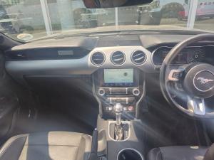 Ford Mustang 5.0 GT fastback - Image 11