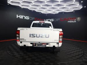 Isuzu D-Max Gen 6 250 single cab Fleetside safety - Image 5