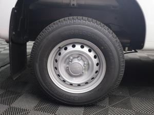 Isuzu D-Max Gen 6 250 single cab Fleetside safety - Image 7