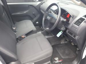 Isuzu D-Max Gen 6 250 single cab Fleetside safety - Image 9
