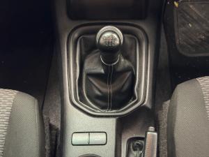 Toyota Hilux 2.4GD-6 double cab 4x4 Raider auto - Image 11