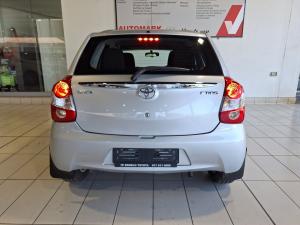 Toyota Etios hatch 1.5 Sprint - Image 5