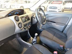 Toyota Etios hatch 1.5 Sprint - Image 7