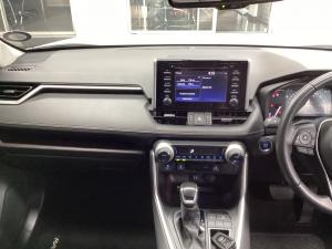 Toyota RAV4 2.0 VX - Image 14