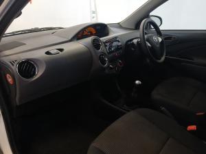 Toyota Etios hatch 1.5 Sprint - Image 7