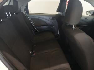 Toyota Etios hatch 1.5 Sprint - Image 16