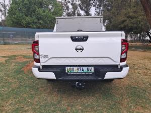 Nissan Navara 2.5DDTI LE/LE Plus automatic D/C - Image 5