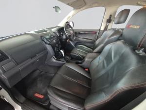 Isuzu D-MAX 250 HO X-RIDER automatic D/C - Image 3