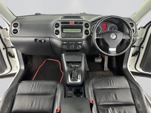 Volkswagen Tiguan 2.0 TSI TRACK-FIELD 4MOT TIP - Image 11
