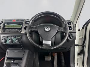 Volkswagen Tiguan 2.0 TSI TRACK-FIELD 4MOT TIP - Image 13