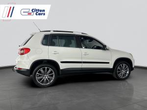 Volkswagen Tiguan 2.0 TSI TRACK-FIELD 4MOT TIP - Image 5