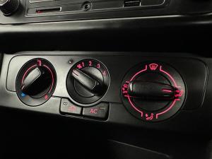 Volkswagen Polo Vivo 1.4 Comfortline - Image 10