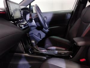 Toyota Corolla Cross 1.8 Hybrid GR-Sport - Image 16