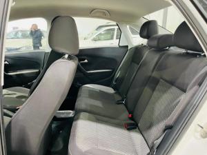 Volkswagen Polo sedan 1.6 Comfortline auto - Image 6