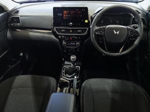 Mahindra XUV 3XO 1.2T AX5 manual - Image 17