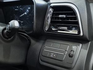 Mahindra XUV 3XO 1.2T AX5 manual - Image 26