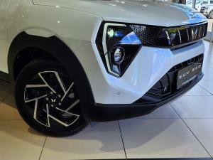 Mahindra XUV 3XO 1.2T AX7L - Image 2