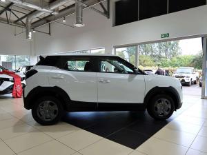 Mahindra XUV 3XO 1.2T MX3 auto - Image 5