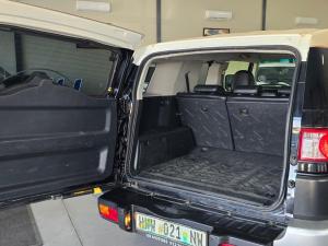 Toyota FJ Cruiser FJ Cruiser - Image 19