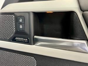 Land Rover Defender 110 D300 X-Dynamic HSE - Image 13
