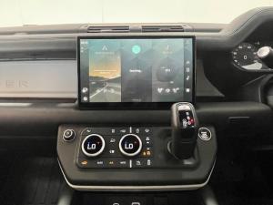 Land Rover Defender 110 D300 X-Dynamic HSE - Image 15