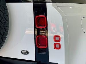 Land Rover Defender 110 D300 X-Dynamic HSE - Image 5