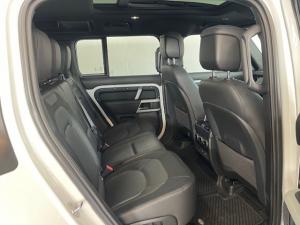 Land Rover Defender 110 D300 X-Dynamic HSE - Image 9
