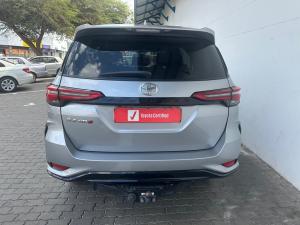 Toyota Fortuner 2.4GD-6 manual - Image 5