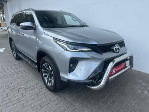 Toyota Fortuner 2.4GD-6 manual - Image 1