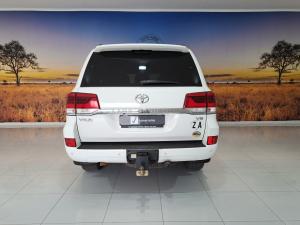 Toyota Land Cruiser 200 4.5D-4D V8 VX-R - Image 5