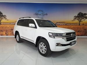 Toyota Land Cruiser 200 4.5D-4D V8 VX-R - Image 1