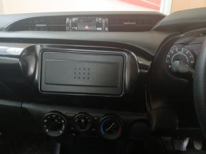 Toyota Hilux 2.0 single cab S (aircon) - Image 10