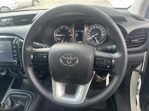 Toyota Hilux 2.4GD-6 double cab 4x4 Raider X manual - Image 8