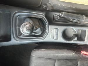 Toyota Hilux 2.4GD-6 double cab 4x4 Raider X manual - Image 12