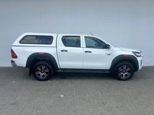 Toyota Hilux 2.4GD-6 double cab 4x4 Raider X manual - Image 3