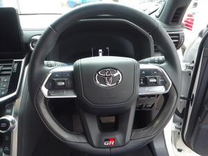 Toyota Land Cruiser 300 3.5T GR-Sport - Image 8