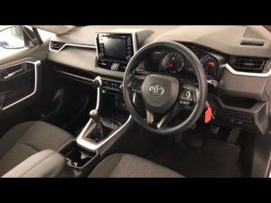 Toyota RAV4 2.0 GX - Image 10