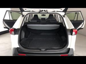 Toyota RAV4 2.0 GX - Image 13