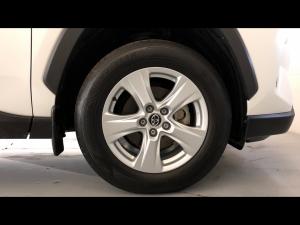 Toyota RAV4 2.0 GX - Image 17