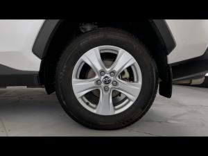 Toyota RAV4 2.0 GX - Image 19