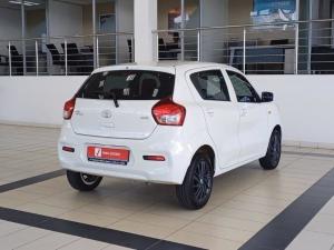 Toyota Vitz 1.0 XR manual - Image 2